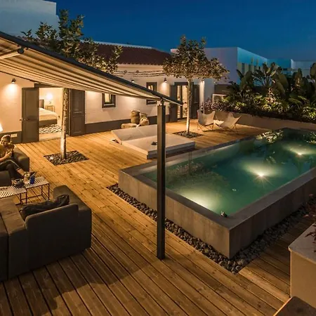 Sleeps 6 With Pool Air Con And Wifi 페하구도