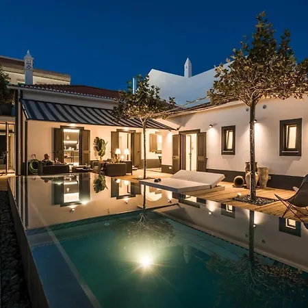 Sleeps 6 With Pool Air Con And Wifi *
